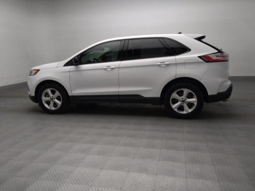 Silver 2019 Ford Edge SE