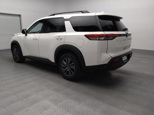 2022 Nissan Pathfinder SV 2WD