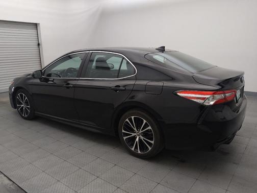 Midnight Black Metallic 2020 Toyota Camry SE
