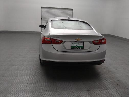 Silver Ice Metallic 2018 Chevrolet Malibu LT