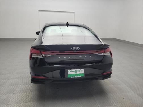 2021 Hyundai ELANTRA SE