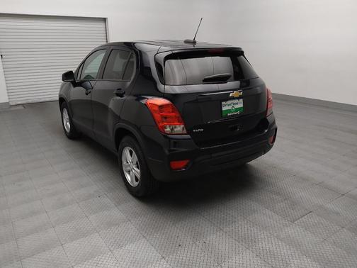 Midnight Blue Metallic 2022 Chevrolet Trax LS