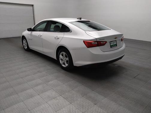 Summit White 2023 Chevrolet Malibu 1LS