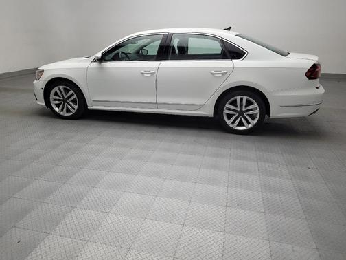 2017 Volkswagen Passat 1.8T SEL Premium
