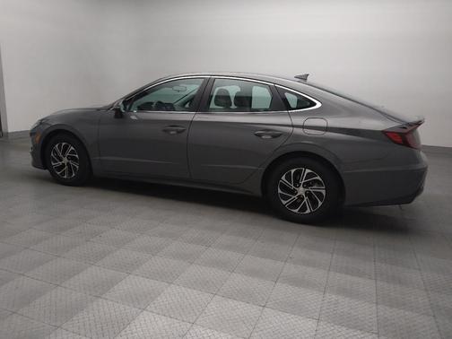 2022 Hyundai SONATA Hybrid Base