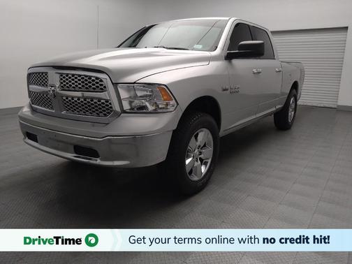 Bright Silver Metallic Clearcoat 2017 RAM 1500 SLT