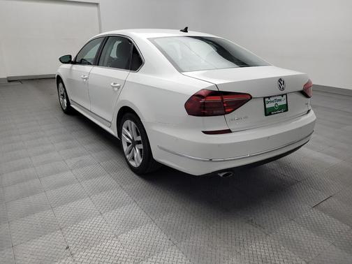 2017 Volkswagen Passat 1.8T SEL Premium
