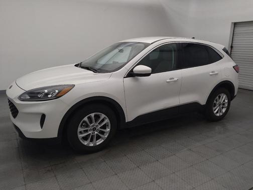 Star White Metallic Tri-Coat 2021 Ford Escape SE