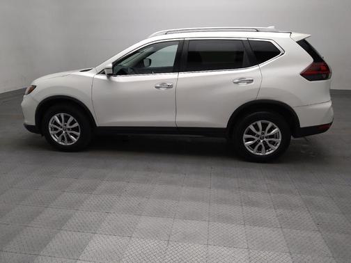 White 2019 Nissan Rogue SV