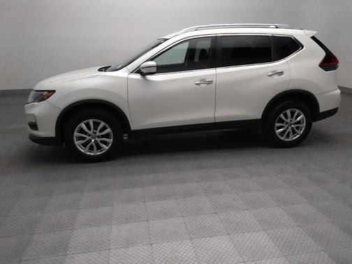 White 2019 Nissan Rogue SV
