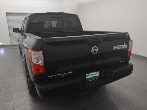 2017 Nissan Titan SV