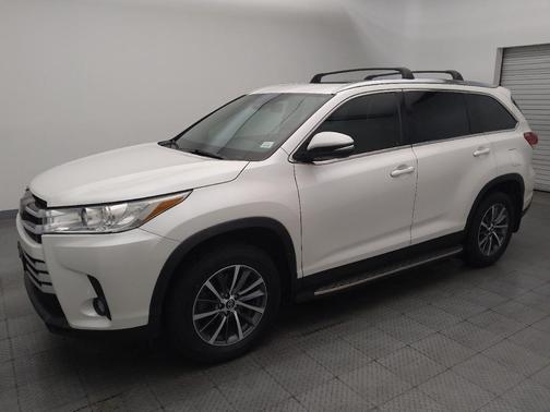 Blizzard Pearl 2019 Toyota Highlander XLE