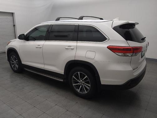 Blizzard Pearl 2019 Toyota Highlander XLE