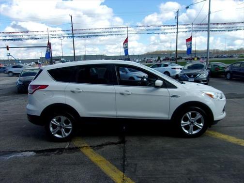 WHI/ 2014 Ford Escape SE