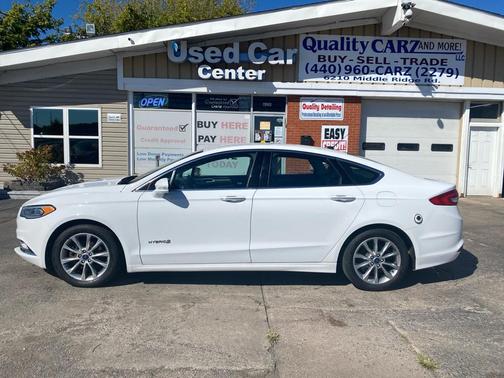 2017 Ford Fusion Hybrid SE