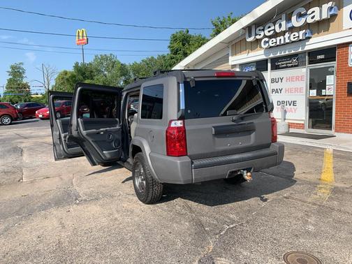 2006 Jeep Commander Base