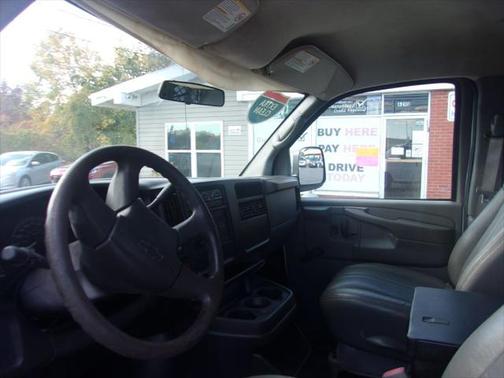 2004 Chevrolet Express 1500 Base