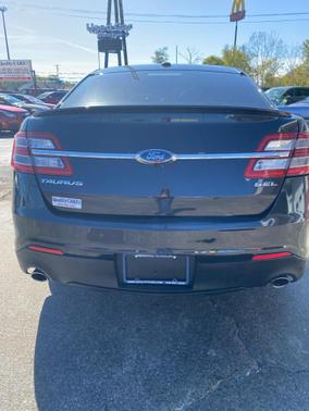 2015 Ford Taurus SEL