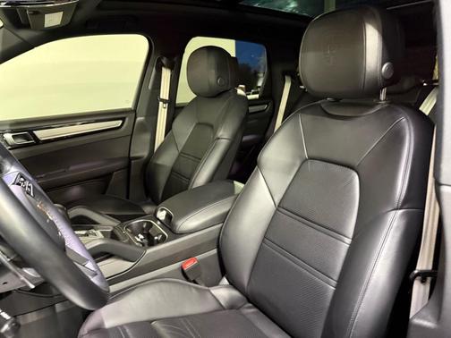 2023 Porsche Cayenne S