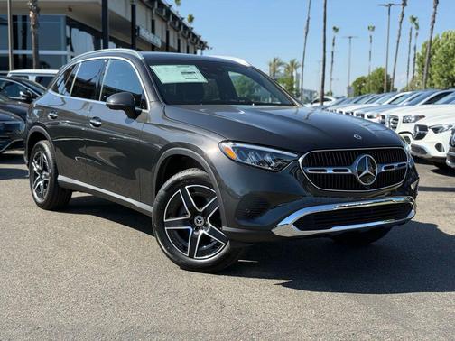 Graphite Grey Metallic 2026 Mercedes-Benz GLC 300 Base