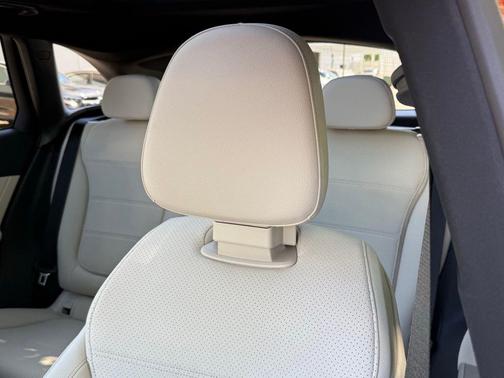 MANUFAKTUR Patagonia Red Metallic 2026 Mercedes-Benz GLC 300 Base
