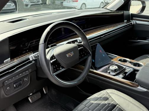 2025 Cadillac Escalade Sport Platinum