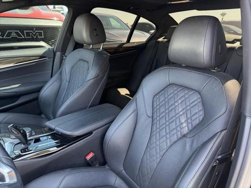 2021 BMW 530 530i