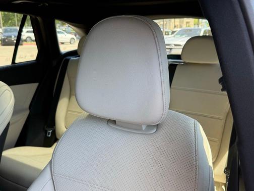 Polar White 2026 Mercedes-Benz GLC 300 Base