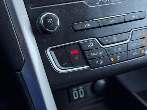 INGOT SILVER METALLIC 2019 Ford Fusion SEL