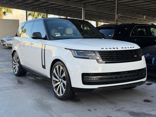 2025 Land Rover Range Rover P530 SE