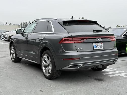 2023 Audi Q8 55 Premium Plus