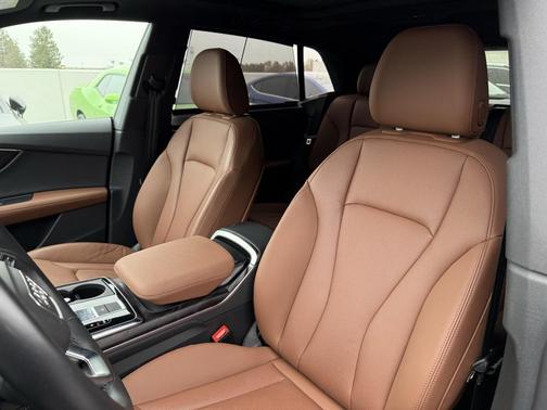 2023 Audi Q8 55 Premium Plus