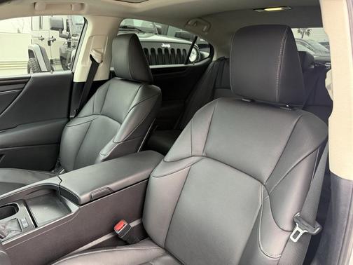 2024 Lexus ES 300h Base