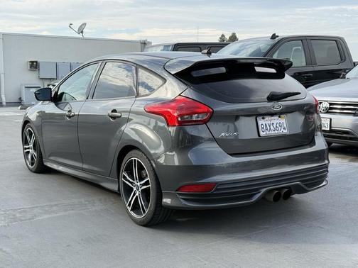 2017 Ford Focus ST 