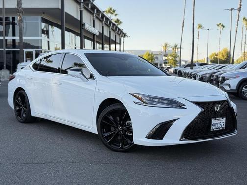 2024 Lexus ES 300h F SPORT Handling