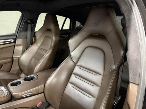 2017 Porsche Panamera Turbo