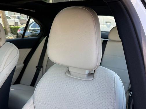 Polar White 2026 Mercedes-Benz C-Class C 300
