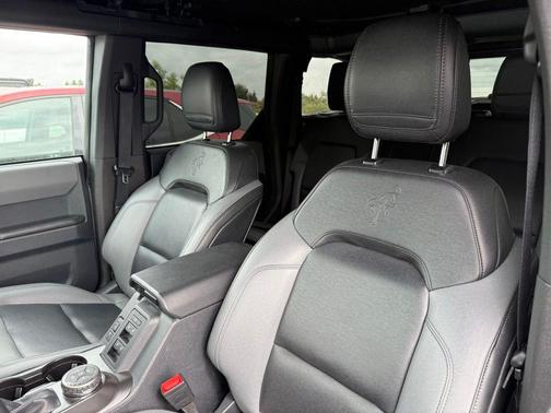 CARBONIZED GRAY METALLIC 2024 Ford Bronco Big Bend
