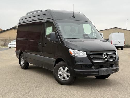 2025 Mercedes-Benz Sprinter 2500 Standard Roof