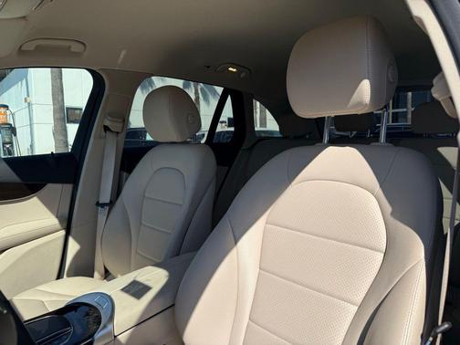 2021 Mercedes-Benz GLC 300 4MATIC