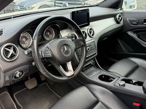 Arctic White 2017 Mercedes-Benz GLA 250 4MATIC