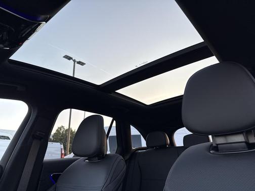 2026 Mercedes-Benz GLC 300 Base