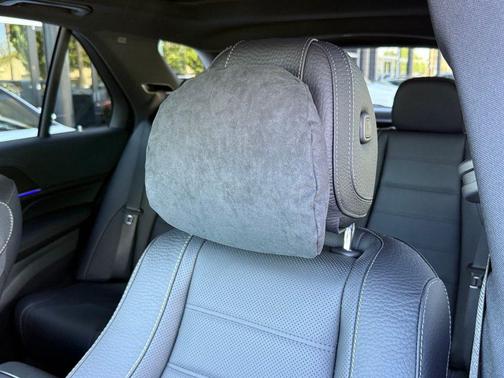Obsidian Black Metallic 2026 Mercedes-Benz GLE 450 4MATIC