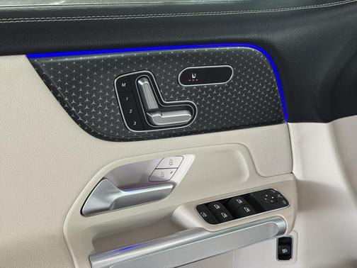 2025 Mercedes-Benz GLB 250 4MATIC