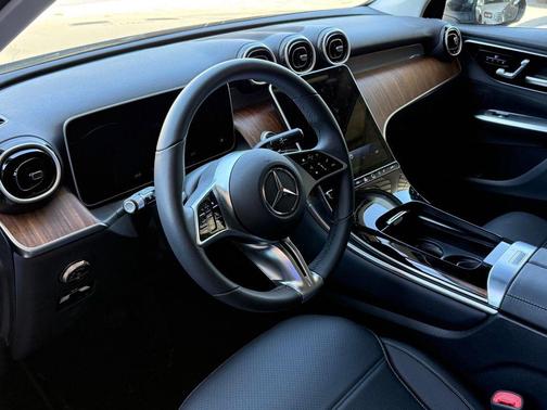 Black 2025 Mercedes-Benz GLC 350e Base
