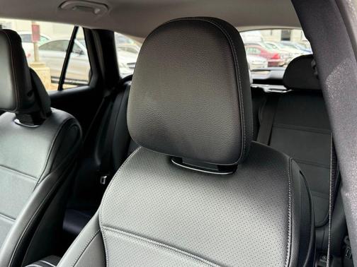 Black 2025 Mercedes-Benz GLC 350e Base