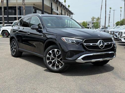 Black 2025 Mercedes-Benz GLC 350e Base