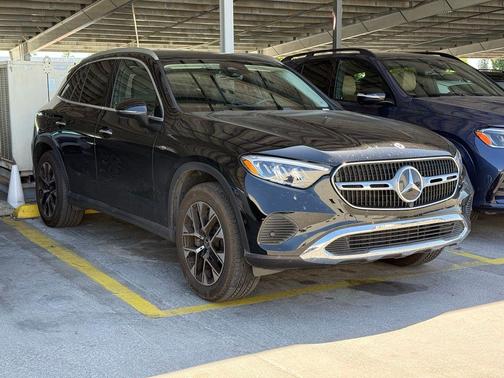 Black 2025 Mercedes-Benz GLC 350e Base