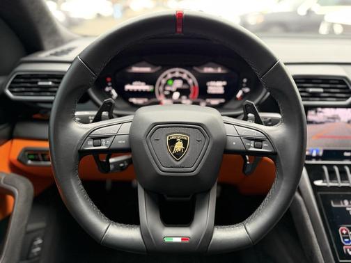 2023 Lamborghini Urus S