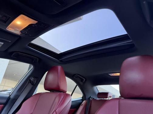 2018 Lexus IS 300 Base